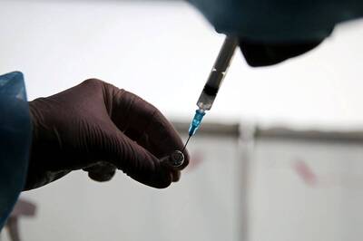 FICCI Urges Govt to Ramp Up Testing, Open Vaccination for 18-45 Years Age Group