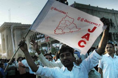 Bandh paralyses life in non-Telangana areas of AP