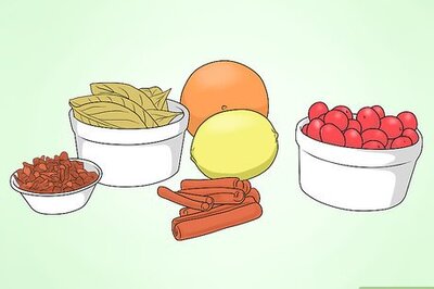 How to Make Your House Smell Like Christmas