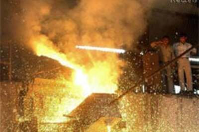 India eyes 10 pc growth by 2012, US spoiler a risk