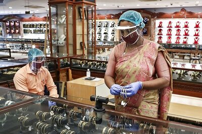 Gold Prices in India Rise Above 'Psychological Level' of Rs 50k, Dampening Demand