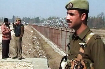 Life remains crippled in Kashmir for second day