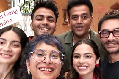 Aamir Khan And Kiran Rao Reunite With The Cast Of Laapataa Ladies, Take A Selfie | See Here
