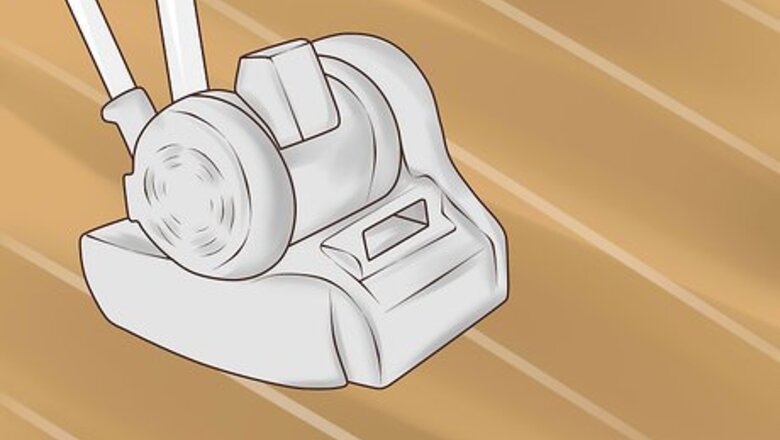 How to Stain a Wood Floor by Hand