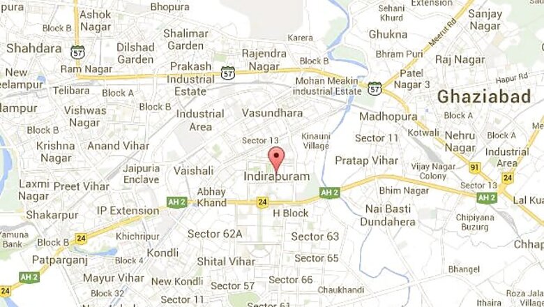 Fire breaks out in Ghaziabad's Indirapuram area, four parked cars burnt