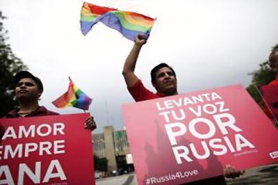 Obama meets Russian gay activists, shows support amid crackdown