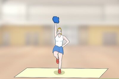 How to Do a Cheerleading Cupie