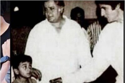 Amitabh Bachchan's Throwback Pic with Brahmastra Co-star Ranbir Kapoor Brews Bollywood Nostalgia