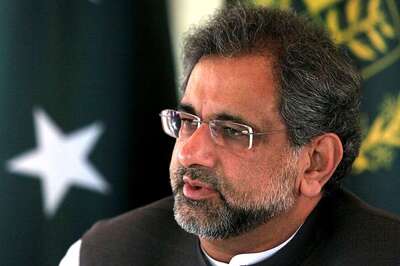Pakistan Court Issues Arrest Warrants Against Former Prime Minister Abbasi