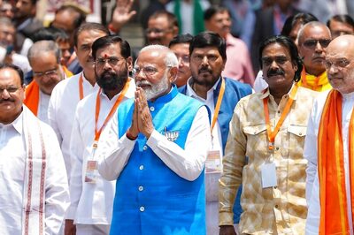Lok Sabha Results Pave Way for Modi Govt 3.0 But with 'Double Engine' of Nitish And Naidu; INDIA Bloc Exceeds Expectations