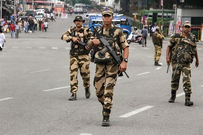 J&K Authorities to Decide on Allowing Political Leaders into Valley, Lifting Restrictions: Officials