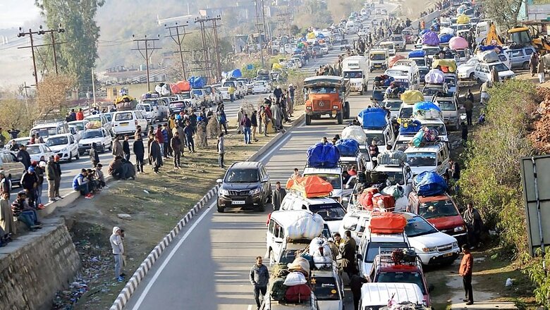 Traffic Resumes on Jammu-Srinagar Highway, Mughal Road Remains Closed for Seventh Day