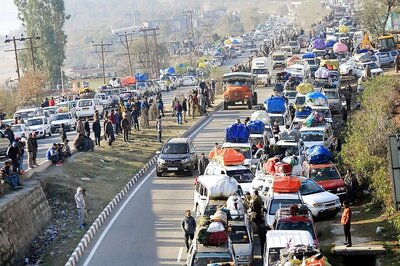 Traffic Resumes on Jammu-Srinagar Highway, Mughal Road Remains Closed for Seventh Day