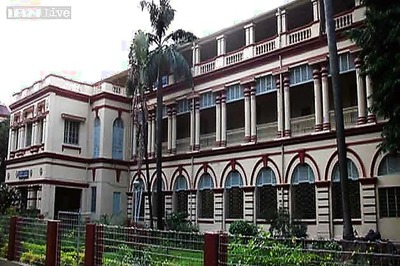 Jadavpur University students, teachers hold rallies, classes affected