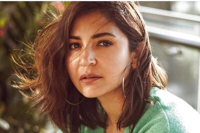 Anushka Sharma Jets Off to England for her Film Chakda Xpress, Shares Picture