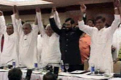 Polls apart: Lalu stumps, dumps Cong in Bihar