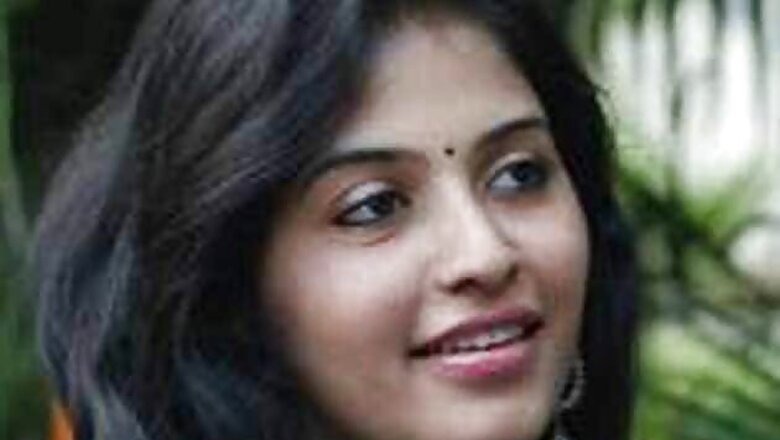 Telugu actress Anjali escapes an accident