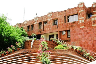 JNU Campus Still Awaits Open Gates; Advisory for Students to Get Vaccinated