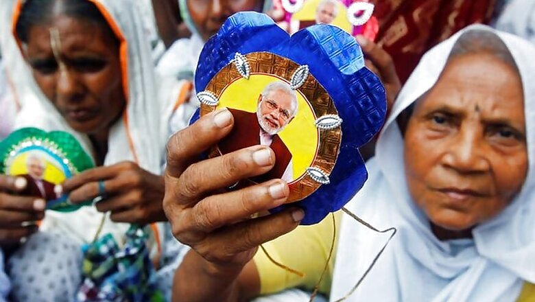 Vrindavan's Widows Prepare 1,500 Rakhis For 'Brother Modi'