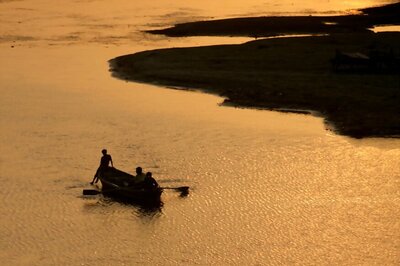 Magic Turns Tragic as Stuntman Goes Missing After Entering River Ganga Tied With Steel Chains, Rope