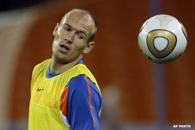 Robben out for two months with injury