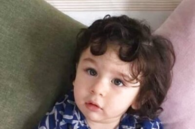 Kareena Kapoor Khan is all Hearts From Taimur's Throwback Pic Shared by Saba Ali Khan