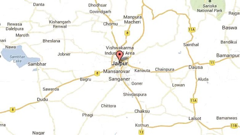 3 armed robbers loot stone jewellery worth lakhs at gunpoint