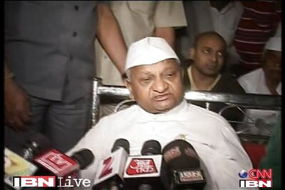 Anna Hazare reaches Delhi for treatment