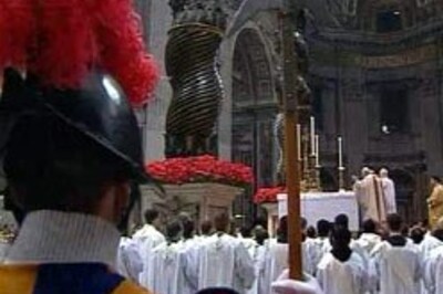 Devotees throng Pope's Vatican mass