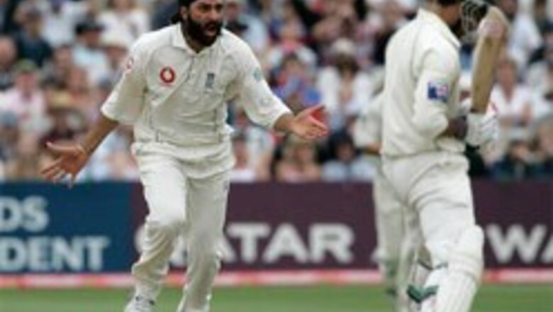 Panesar spins out Pak top order