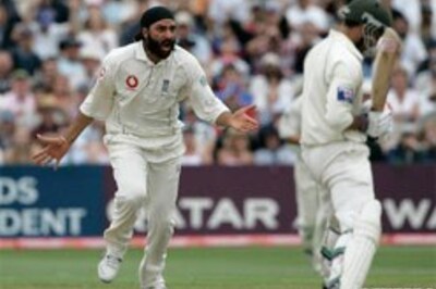 Panesar spins out Pak top order