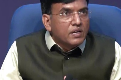 Mansukh Mandaviya Conducts Virtual Meet with 120 Doctors Across States Over Covid-19 Situation