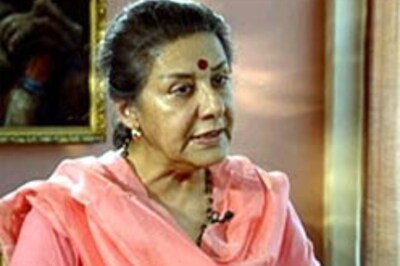 Sonia lashes out at Ambika Soni over the phone