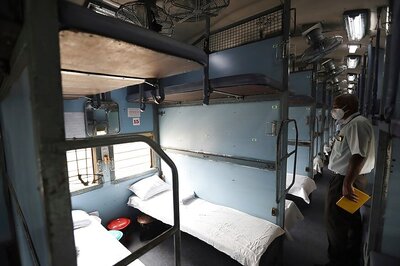 MHA Says Railways to Provide Delhi with 800-Bed Coaches, Paramilitary Medics Arrive to Treat Covid-19