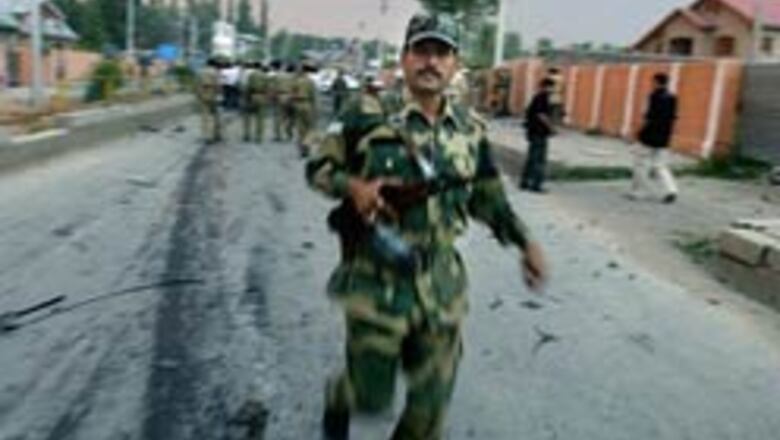 2 killed, 20 injured in Srinagar attack
