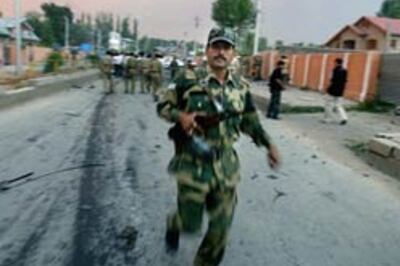 2 killed, 20 injured in Srinagar attack