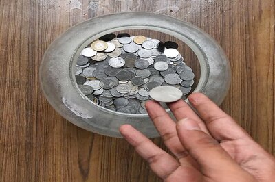 To Protest Fee Hike, BITS Students Collect Coins in a Bowl for Administration