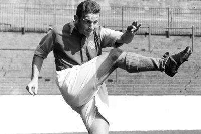 Former United and Chelsea manager Sexton dies at 82