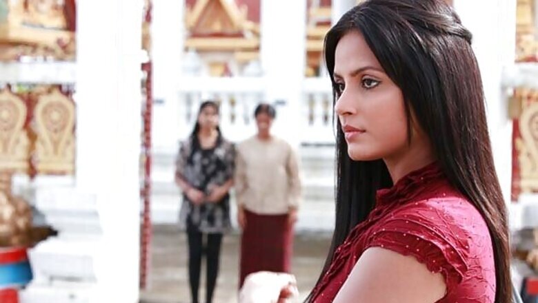 Neetu Chandra seeks inspiration from Freida Pinto, Priyanka Chopra