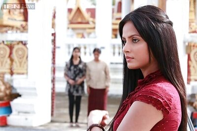 Neetu Chandra seeks inspiration from Freida Pinto, Priyanka Chopra