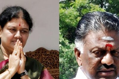 Thevar Initiative Builds Bridges Between Panneerselvam, VK Sasikala