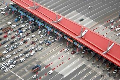 Hooda may buy operational rights of Gurgaon toll plaza