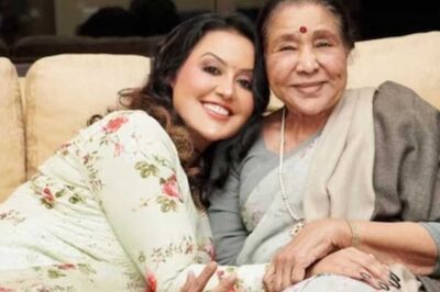 Amruta Fadnavis Poses With Asha Bhosle In An Adorable Photo; Check Out Post