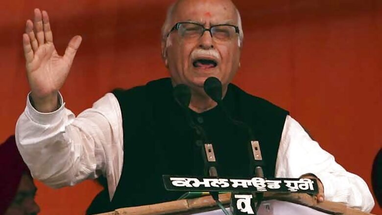 Advani praises Narendra Modi, Shivraj Singh Chouhan for good governance