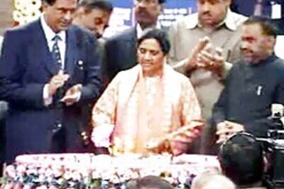 Mulayam under 'house arrest' for Maya birthday