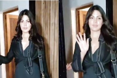 Rhea Chakraborty Arrives in Stunning Black Dress at Farhan Akhtar-Shibani Dandekar’s Wedding Party; Watch