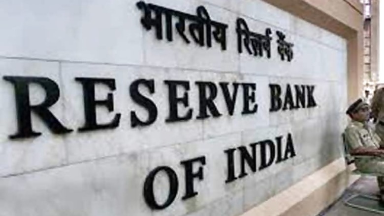 Rajan links more easing to lower bank rates, monsoon, inflation