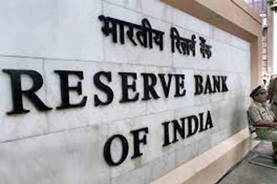 Rajan links more easing to lower bank rates, monsoon, inflation