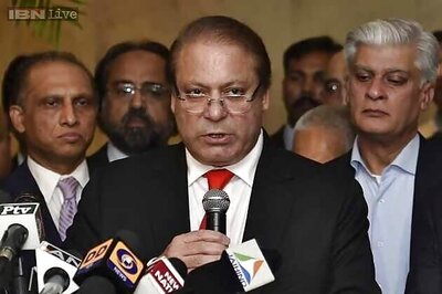 Nawaz Sharif leaves for Turkey to discuss Yemen crisis
