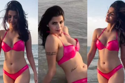 HOT! Sonali Raut Raises The Heat On Beach Wearing Backless Bikini, Sexy Video Goes Viral; Watch